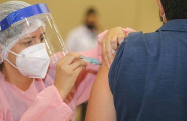 Ceará é o estado do Nordeste com maior percentual de vacinados com a 2ª dose, aponta consórcio de veículos de imprensa
