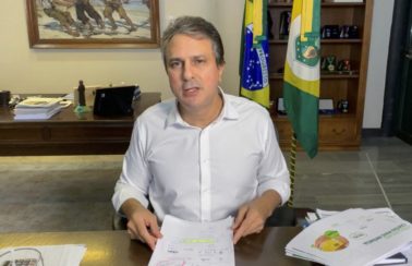 Camilo Santana anuncia que professores serão vacinados a partir da próxima semana no Ceará