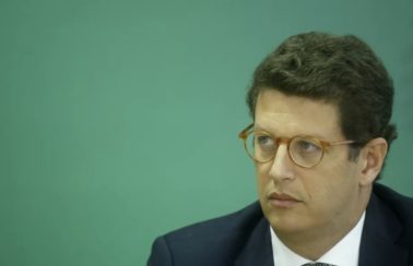 Ministro do STF nega pedido da PGR para trocar relator do inquérito contra Salles