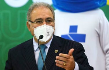 Queiroga diz que governo antecipou entrega de 3 milhões de doses da Janssen para este mês