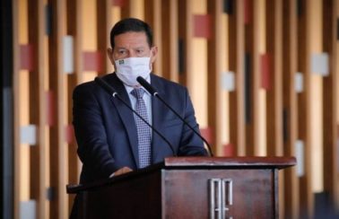 Mourão defende Copa América e ataca Tite: ‘O Cuiabá está precisando de técnico’