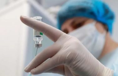 Sem IFA, fábrica de vacinas da Fiocruz vai parar por 10 dias e atrasar entregas