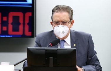 Comissão da Câmara aprova proposta para legalizar no Brasil o cultivo de Cannabis sativa para fins medicinais