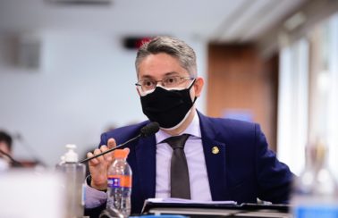 Alessandro Vieira (SE) entra com representação contra senador bolsonarista no Conselho de Ética por fake news na CPI