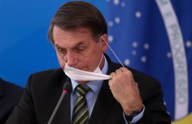 Bolsonaro quer desobrigar máscara para vacinados e quem já teve Covid-19
