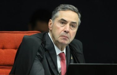 Barroso suspende quebras de sigilo de servidores do Ministério da Saúde pela CPI
