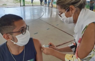 Fernando de Noronha começa a vacinar contra a Covid-19 pessoas a partir de 18 anos