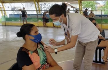 Fernando de Noronha vacina contra Covid 1,6 mil pessoas em quatro dias e tem 90% da população adulta com 1ª dose