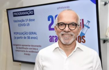 Prefeito de Aracaju anuncia vacinação para pessoas com 38 e 39 anos a partir da próxima semana