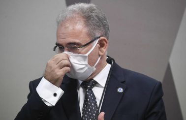 Queiroga defende volta às aulas mesmo que professores ainda não tenham a segunda dose