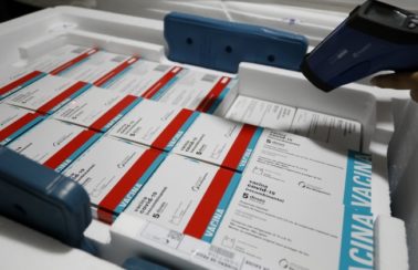 Pernambuco recebe mais 310 mil doses de vacinas da Astrazeneca