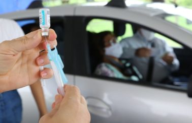 Aplicação da 1ª dose de vacinas contra a Covid será suspensa a partir desta terça (22) em Aracaju, informa SMS