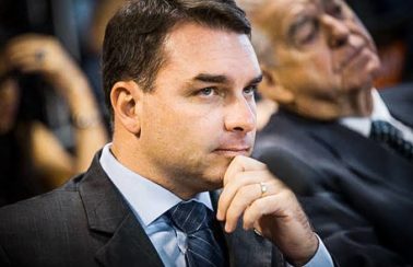 Flávio Bolsonaro irá à Justiça contra Witzel por fala na CPI da Pandemia