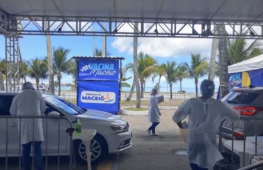 Maceió inicia ‘maratona da vacina’ e amplia idade para pessoas sem comorbidade