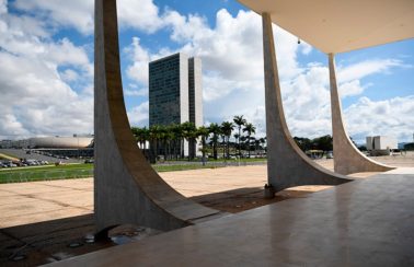 Governadores não são obrigados a depor na CPI, decide STF