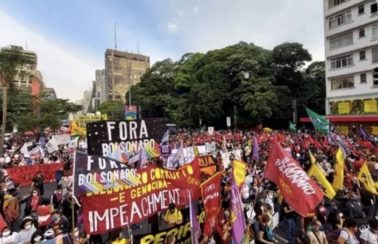 Manifestantes fazem atos contra Bolsonaro e a favor da vacina nesse sábado (3)
