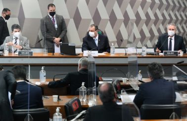 CPI da Pandemia ouvirá servidora apontada por autorizar compra da vacina Covaxin nesta terça (6)