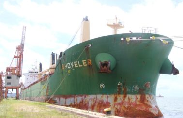 Navio isolado no Porto do Recife tem nove tripulantes diagnosticados com Covid-19