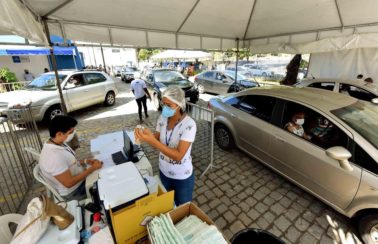 Aplicação da 1ª dose da vacina contra Covid-19 é suspensa em Salvador por falta de doses