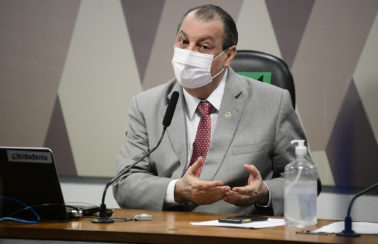 CPI da Covid não terá recesso, garante Omar Aziz, presidente da Comissão