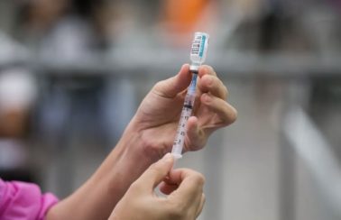 Fortaleza está ‘sem estoque’ de vacinas para aplicação da 1ª dose, diz prefeito