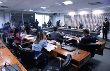 CPI da Pandemia cobra de Bolsonaro resposta sobre denúncias do deputado Luis Miranda