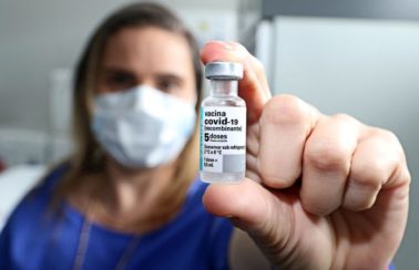 Intervalo entre doses das vacinas contra Covid-19 permanece o mesmo na Bahia, garante Comissão