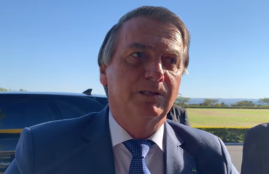 Bolsonaro cogita desistir da eleição de 2022 se não tiver voto impresso
