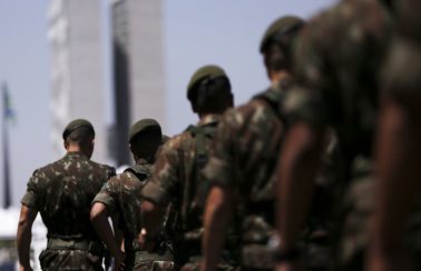 Com apoio do Exército, servidores da Abin furaram fila de vacinação, aponta Ministério Público