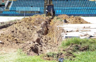 Após receber hospital de campanha, estádio Presidente Vargas, em Fortaleza, começa a ganhar reformas no gramado