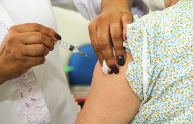 MP abre investigação contra servidoras que tomaram ‘3ª dose’ de vacina contra Covid no RN