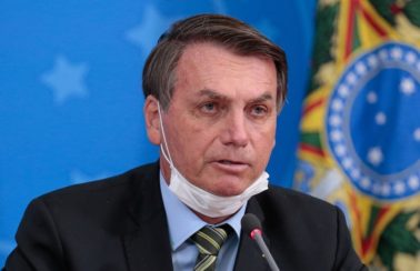 Bolsonaro diz a apoiadores que vetará parte do fundão