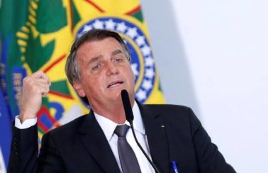 Bolsonaro muda discurso e fala em ‘vetar o excesso’ do fundo eleitoral