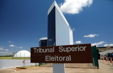 TSE aprova inquérito administrativo contra Bolsonaro por fake news sobre as urnas