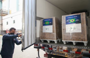 Butantan recebe matéria-prima para produzir 8 milhões de doses de vacina