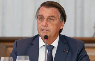 ‘Não será possível confiar nas apurações’, diz Bolsonaro após derrota na Câmara