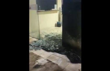 Prédio de prefeitura na BA é atacado e parcialmente incendiado por homens armados