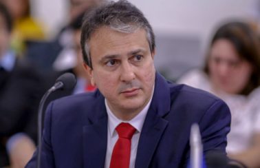 “Decisão lamentável”, diz Camilo após Tribunal derrubar liminar de exigência sanitária para quem chegar ao Ceará