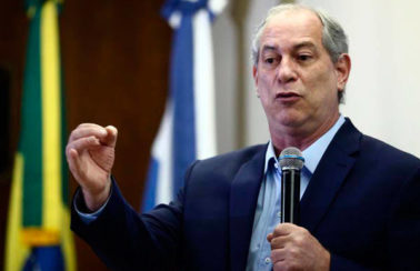 Ações de Bolsonaro ‘são pensadas e calculadas para tentar um golpe’, afirma Ciro Gomes
