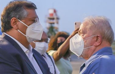 Recebido pelo governador Flávio Dino, Lula chega ao Maranhão para discutir 2022 e ampliar alianças