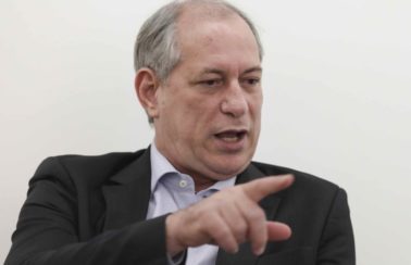Haddad é um “bajulador eterno” de Lula, diz Ciro Gomes em novo ataque ao PT