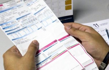 Conta de luz: após alta de 52% em julho, Aneel aumentará bandeira vermelha em até 58%