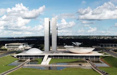 Bolsonaro deve enviar ao Congresso nesta terça (31) projeto de Orçamento para 2022