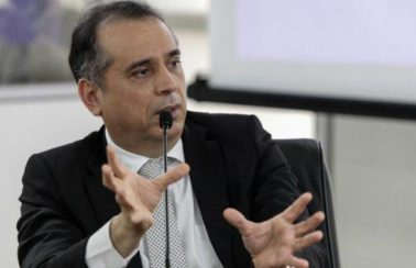 Estado não interfere no preço da gasolina, diz secretário da Fazenda de Pernambuco