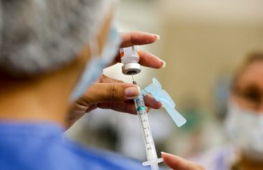 Brasil chega a 40% da população completamente vacinada contra Covid-19