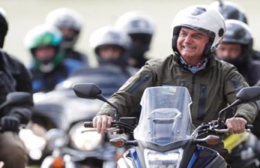 Bolsonaro participa de motociata neste sábado (4) em Pernambuco