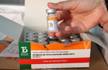 Bahia recebe mais de um milhão de doses de vacinas contra Covid-19 nesta segunda e terça-feira