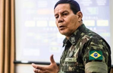 Mourão critica inquérito de Moraes e diz que não há clima para impeachment de Bolsonaro
