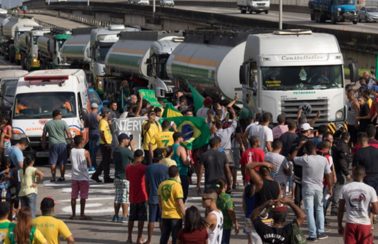 Mesmo após áudio de Bolsonaro, protestos de caminhoneiros seguem em 15 estados; 3 são do Nordeste