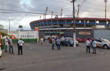 Reunião com empresa de ônibus Veleiro termina sem acordo e rodoviários decidem manter greve em Maceió